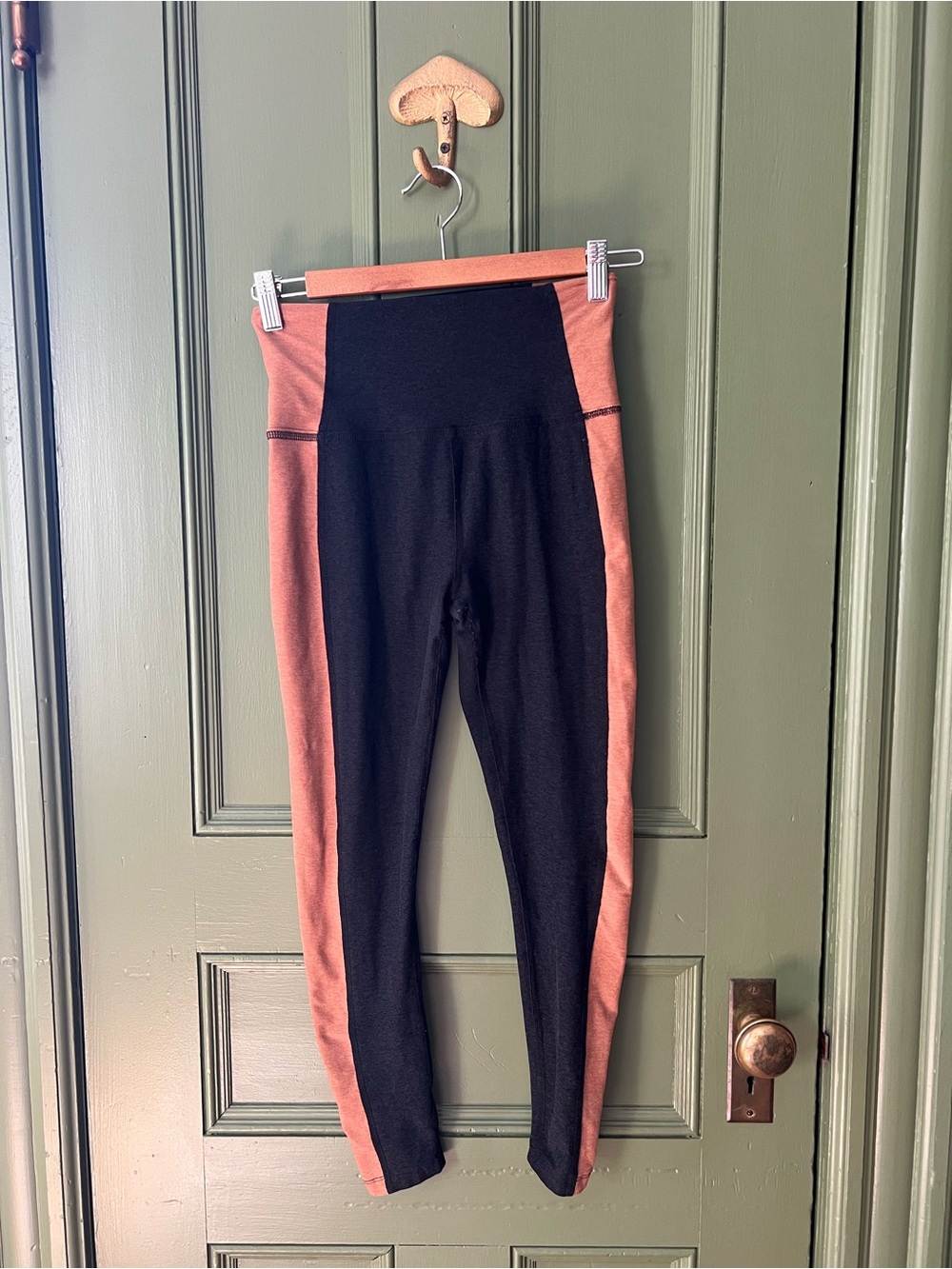 Beyond Yoga Black and Tan Spacedye leggings